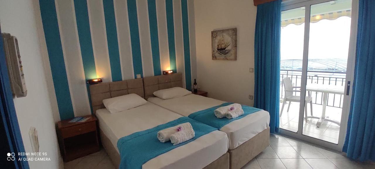 Theocharis Bros - Studios Apartments อาโยส นิกีตัส ภายนอก รูปภาพ